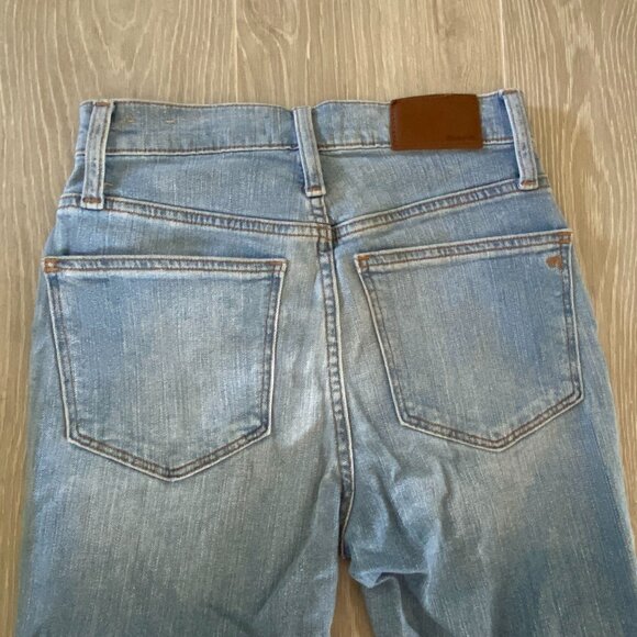 Madewell Classic Straight Jeans - Light Wash - Picture 6 of 9